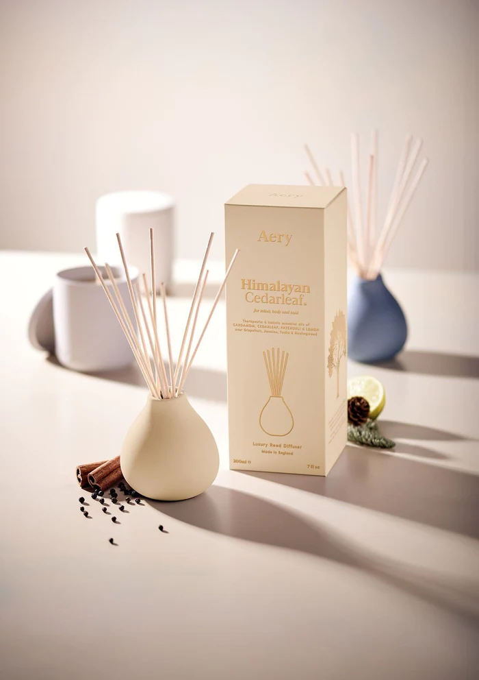 himalayan-cedarleaf-reed-diffuser-cream-ceramic-aery-living-03